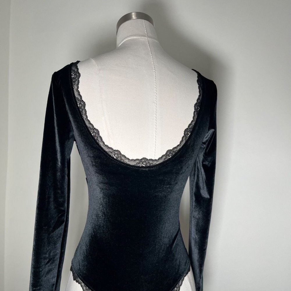 VICTORIA'S SECRET Black Velvet Lace Bodysuit Long Sleeves Thong Open Front XS - Picture 16 of 16